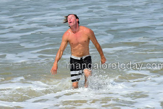 surfing skills in Panambur Beach 1